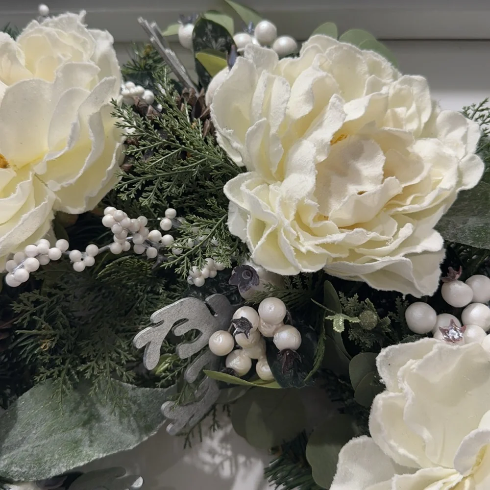 NWT Hand Crafted Winter 12” Wreath White, Silver & Green Pine Cones & Berries